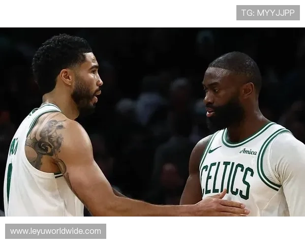 杰伦·布朗突破拉开与凯尔特人内线差距 提升关键时刻得分效率